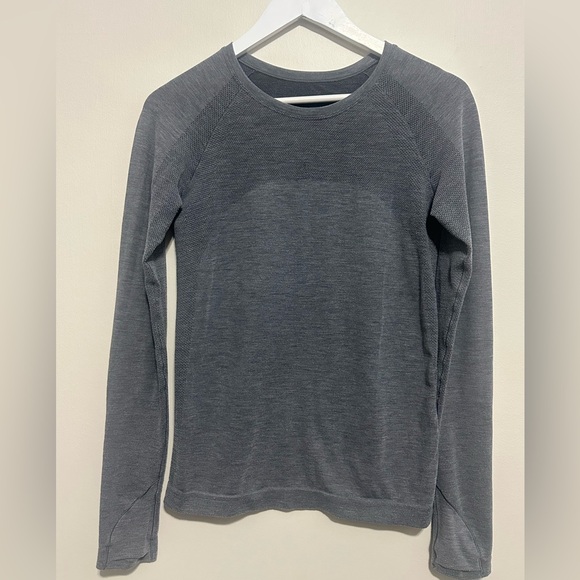 lululemon athletica Gray Long Sleeve Aerial Silk Top - Picture 3 of 7